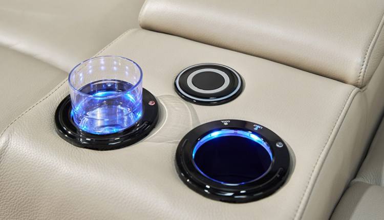 Cooling cup holders